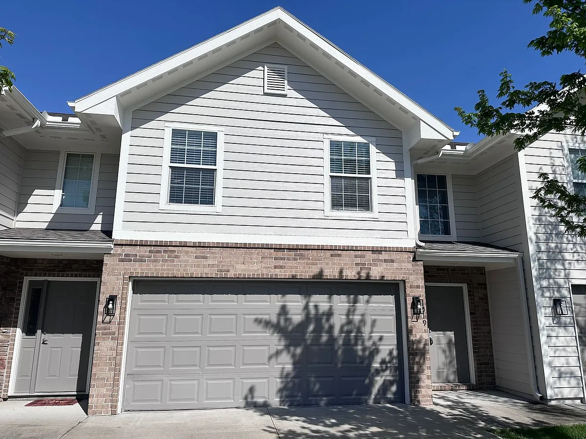 Building Photo - 1519 NE Erin Ct