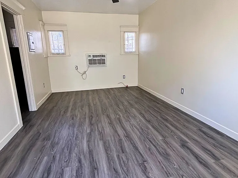 844 Chestnut Ave. — Photo 2