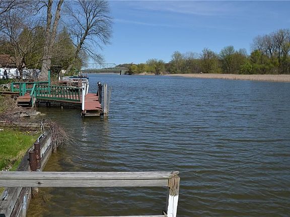 4th image of 226 Canal Dr W