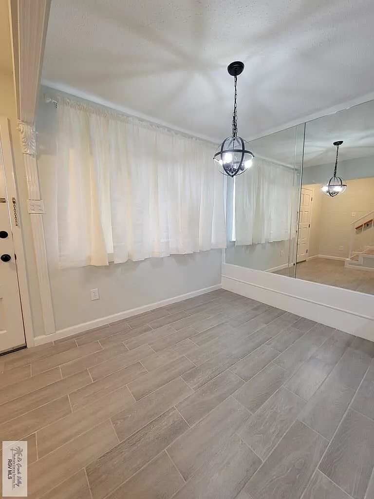 2 bed, 1.5 bath, 1152 sqft, $1,300 — Photo 2