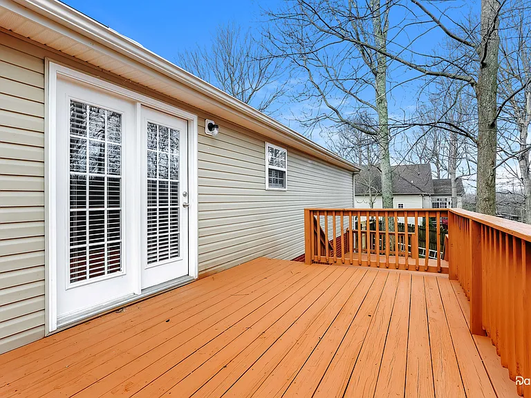 983 Hunters Ln — Photo 15