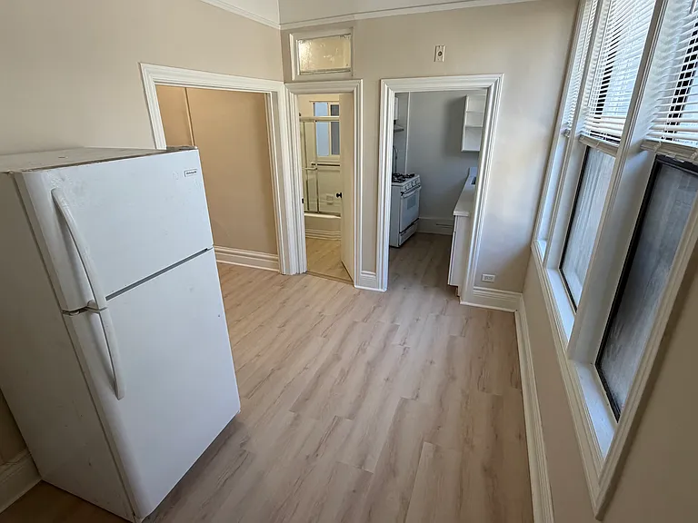 837 Broadway St #2 — Photo 4