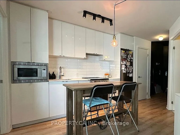 49 E Liberty St #1407 — Photo 9