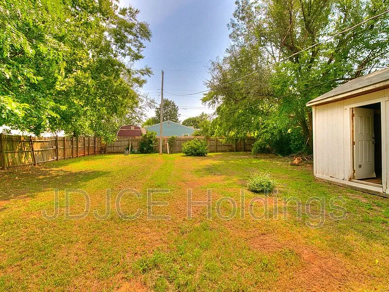 536 E Northrup Dr — Photo 16
