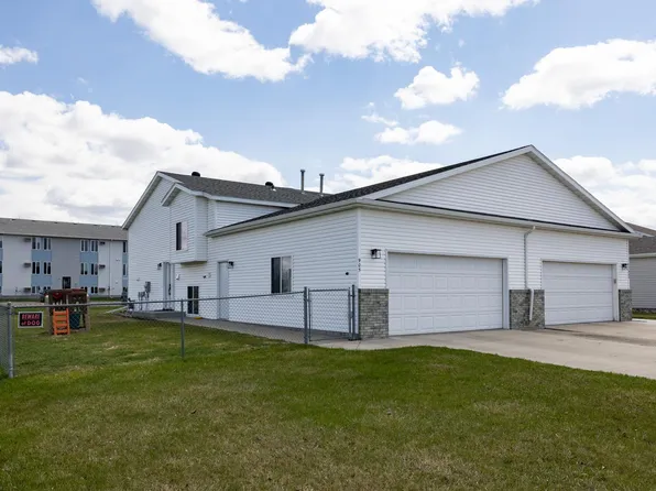 905 11th St W, West Fargo, ND 58078