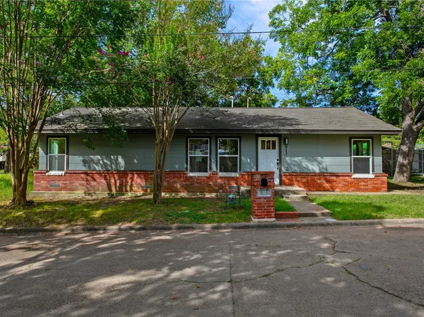 913 Travis St, Bryan, TX 77803