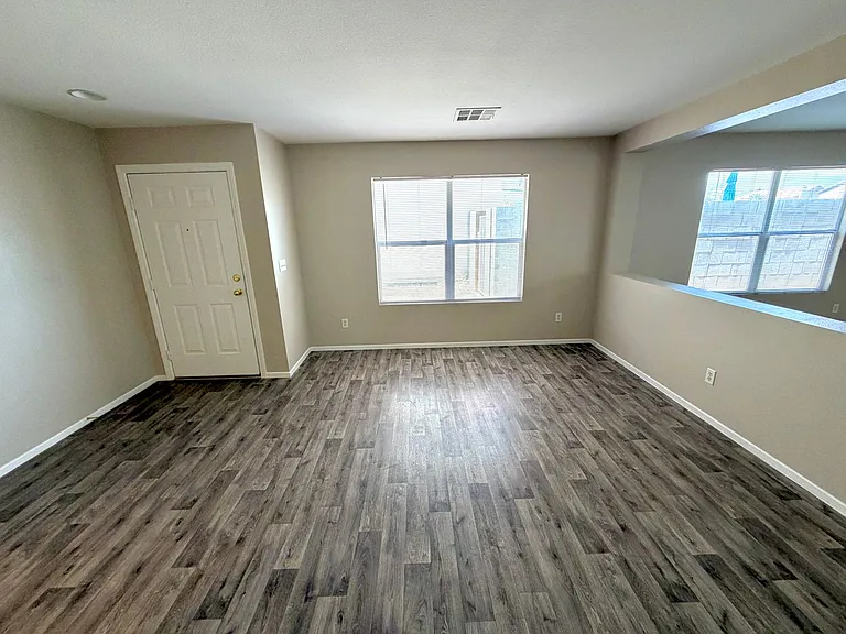 5712 Viberti Ct — Photo 5