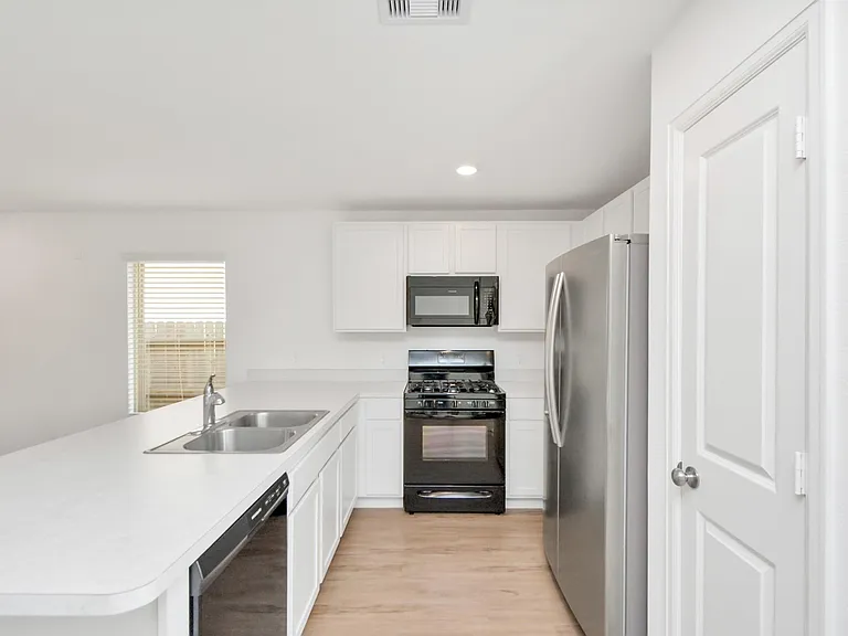 24207 Becker Hollow Ln — Photo 10