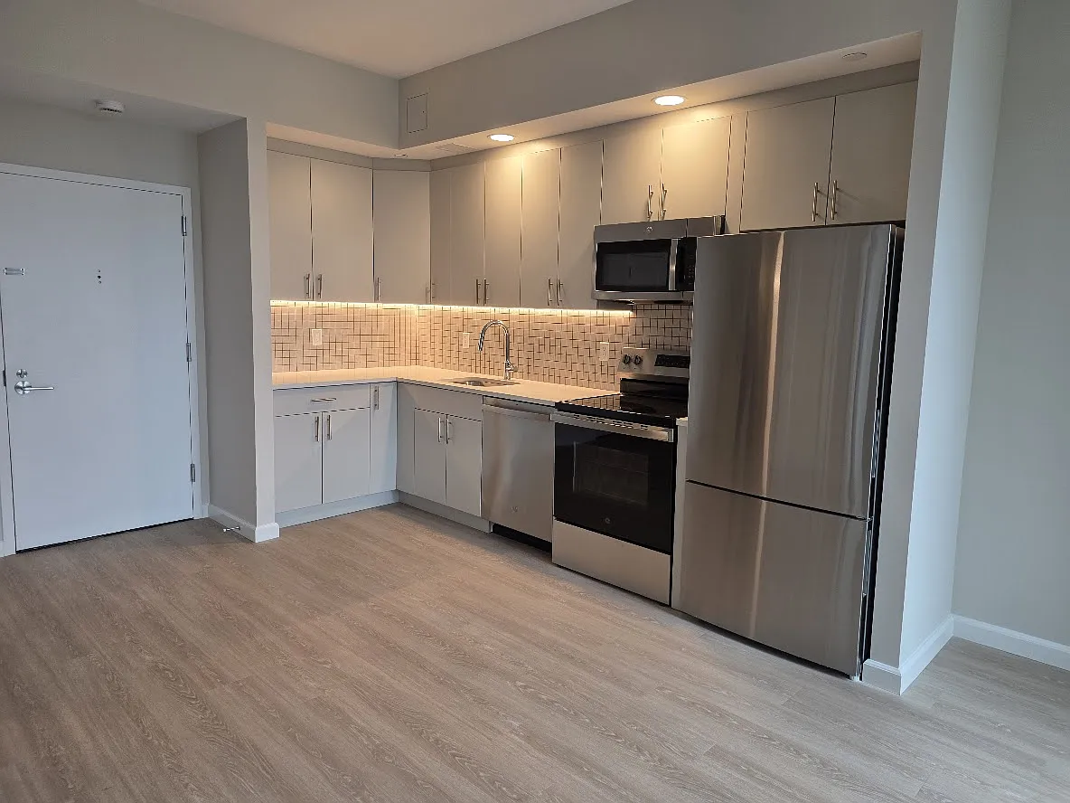 1 bed, 780 sqft, $3,250 — Photo 2