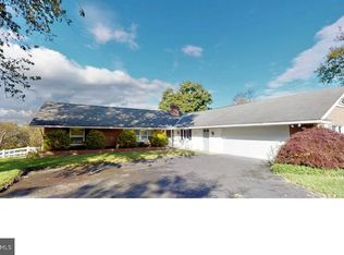 227 Hilltop Rd, Coopersburg, PA 18036