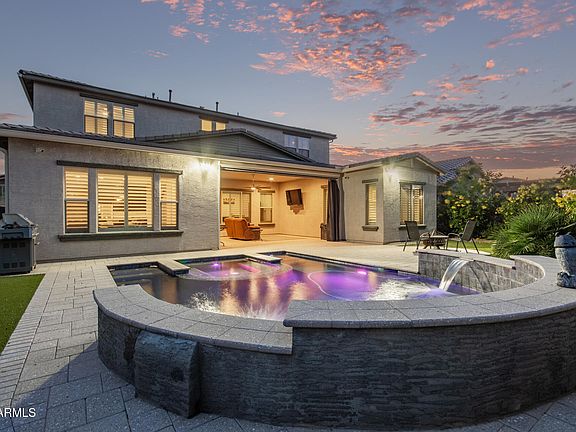 3rd image of 1076 E KENSINGTON Road