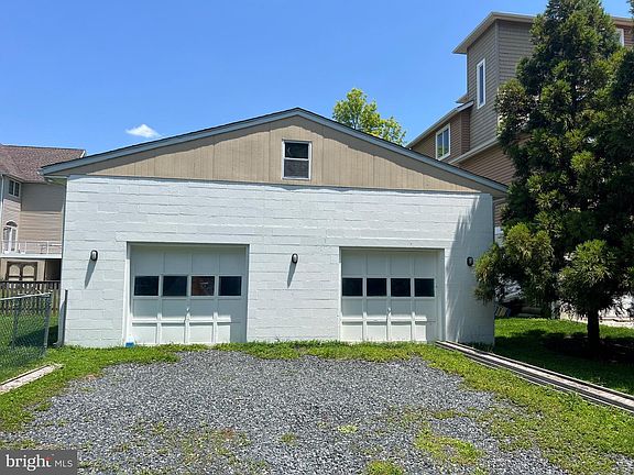 3rd image of 9015 Cuckold Point Rd
