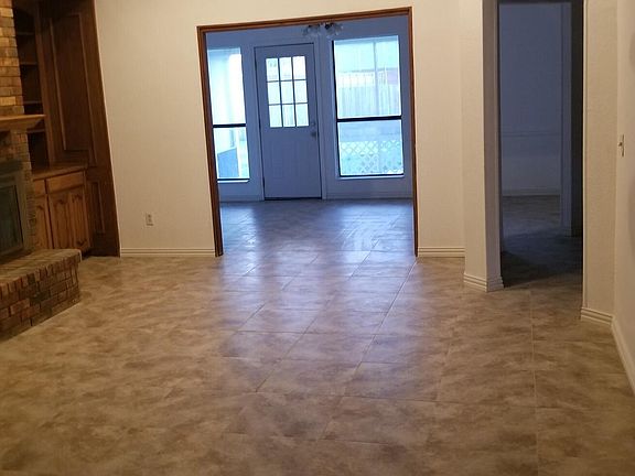 2nd image of 421 W Oak St