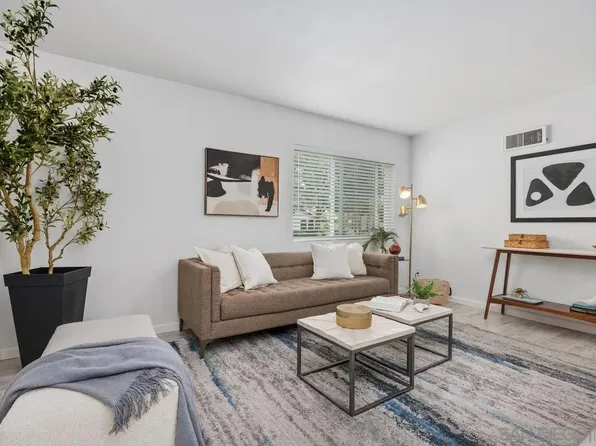 7565 Charmant Dr Unit 417, San Diego, CA 92122