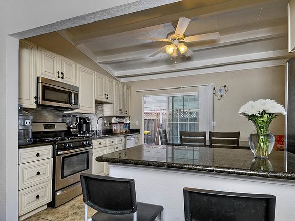 3rd image of 10250 Endfield Way