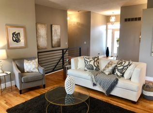 6241 Blackstone Rd, Lincoln, NE 68526