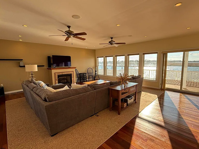802 N Harvard Ave — Photo 25
