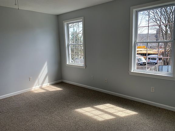 5th image of 170 Lawrence St