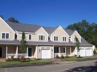 15 Hanna Cir, Merrimack, NH 03054