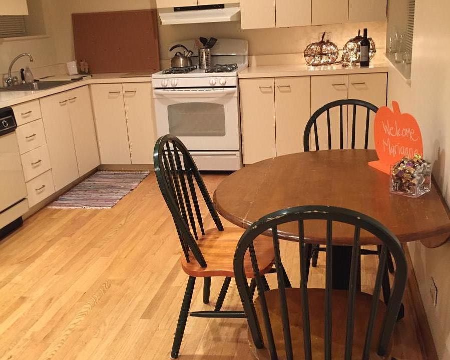 22 x 10.5 Eat-in Kitchen