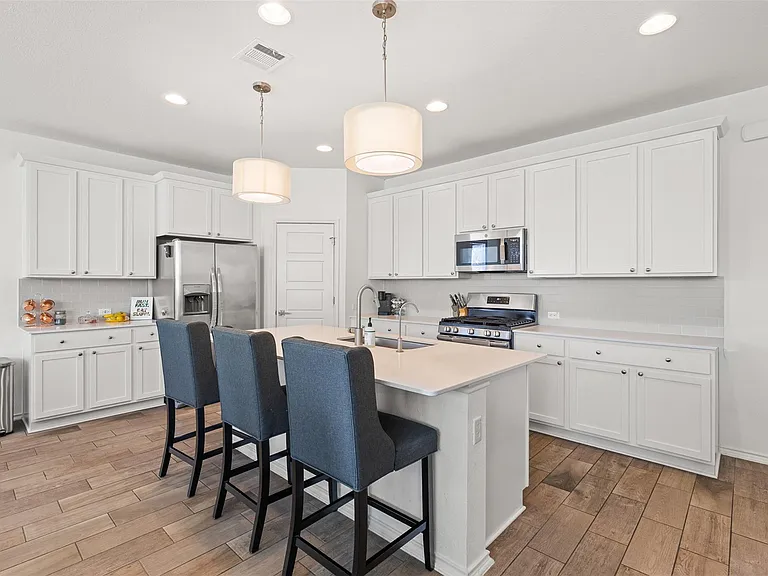 9107 Moonstone Dr — Photo 7