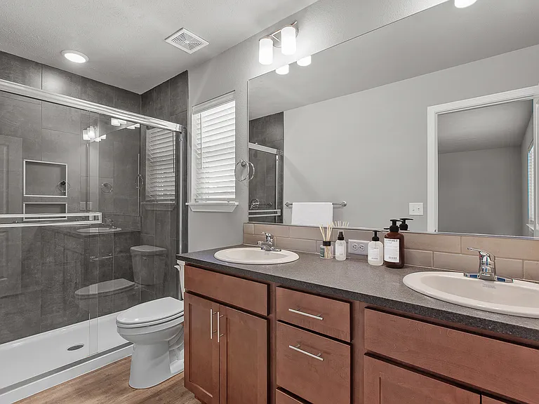 Welcome to the Residences at Broadway, where elegance meets convenience in the heart of Spokane Valley.