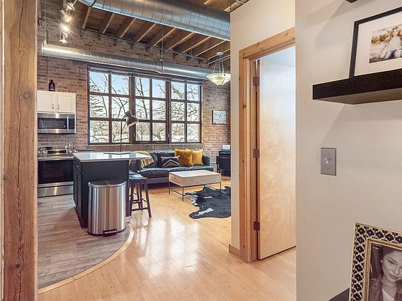 5th image of 633 Elliott Ave #312