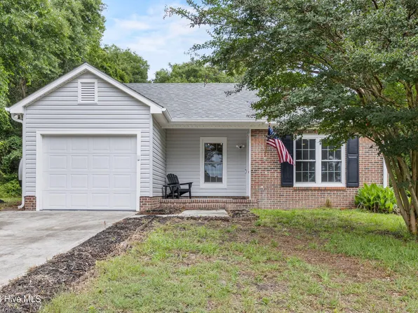 429 Crows Nest Lane, Sneads Ferry, NC 28460