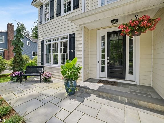 2nd image of 44 Millbrook Rd