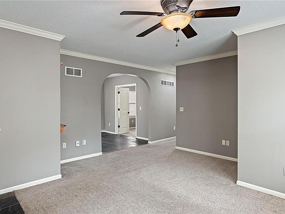 5th image of 4524 Roanoke Pkwy #3