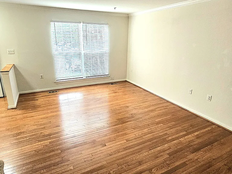 44 Bensmill Ct — Photo 3