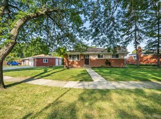 31349 Edwood Dr, Warren, MI
