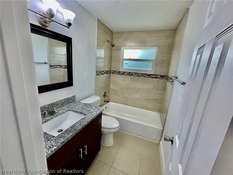 1409 Palm Way — Photo 28