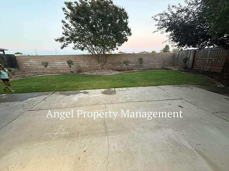 9131 Brienne Way — Photo 34