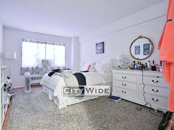 4th image of 165 E 35th St #8N