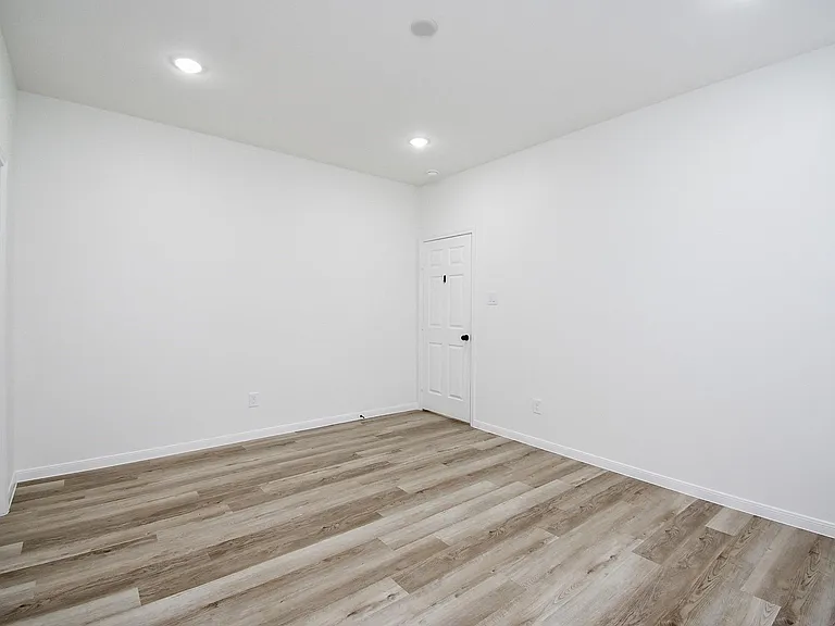 2139 Counter Point Dr — Photo 37