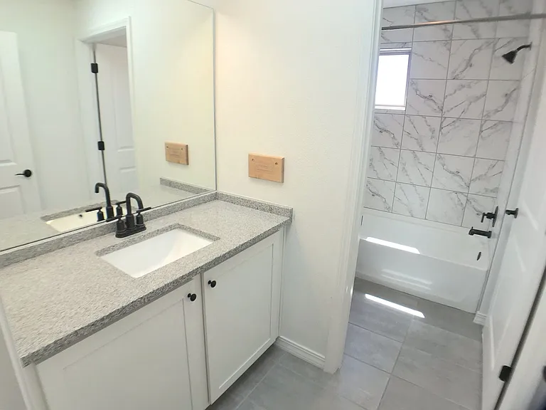 313 Wyatt Ave SW — Photo 20