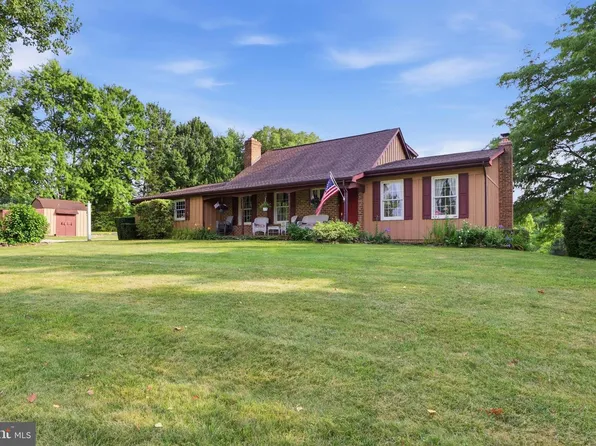 6163 Steltz Rd, Glen Rock, PA 17327