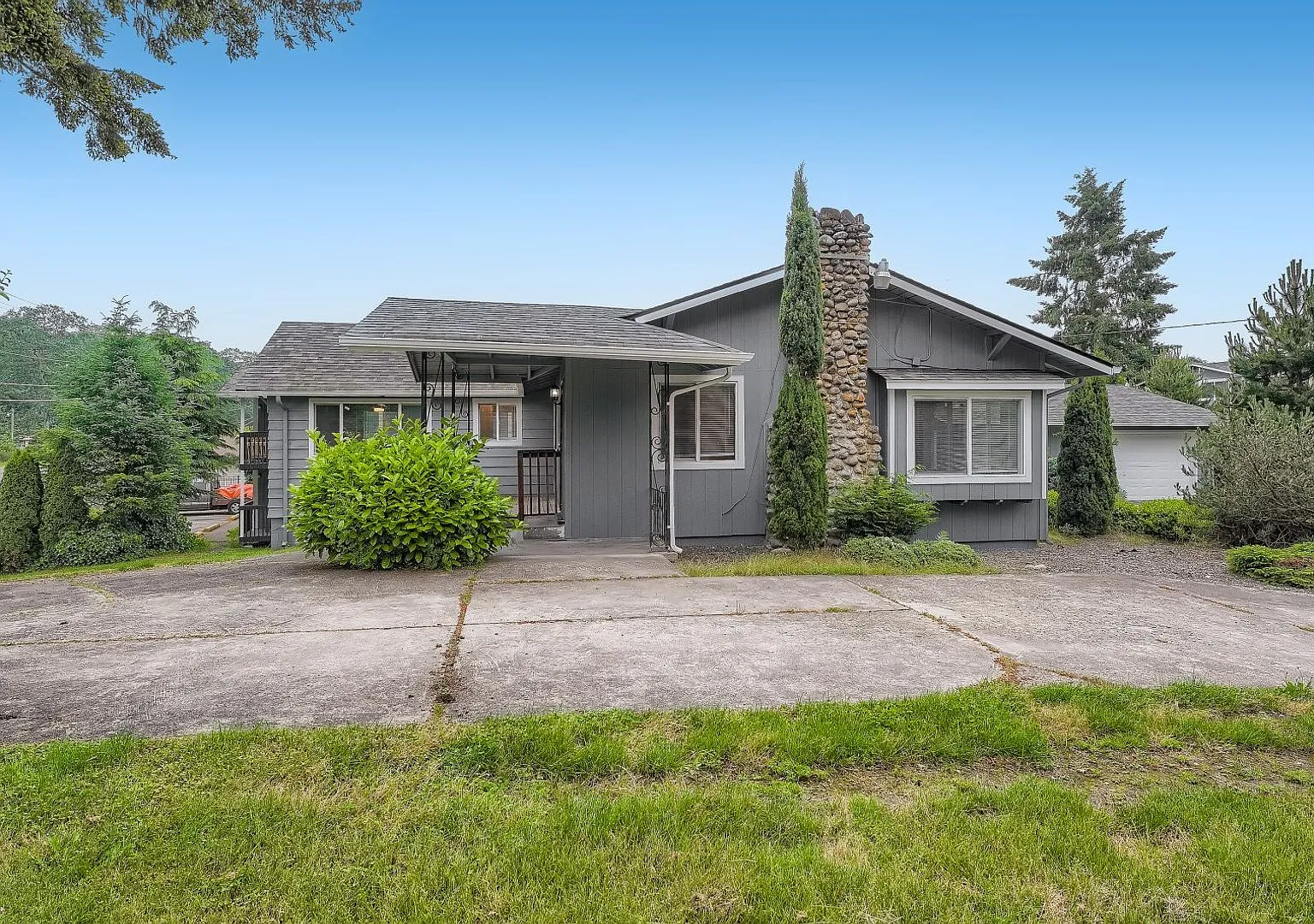 Renovated 2 Bed 1 Baths! Directly Next To JBLM! Hurry Don't Miss Out! — Photo 1