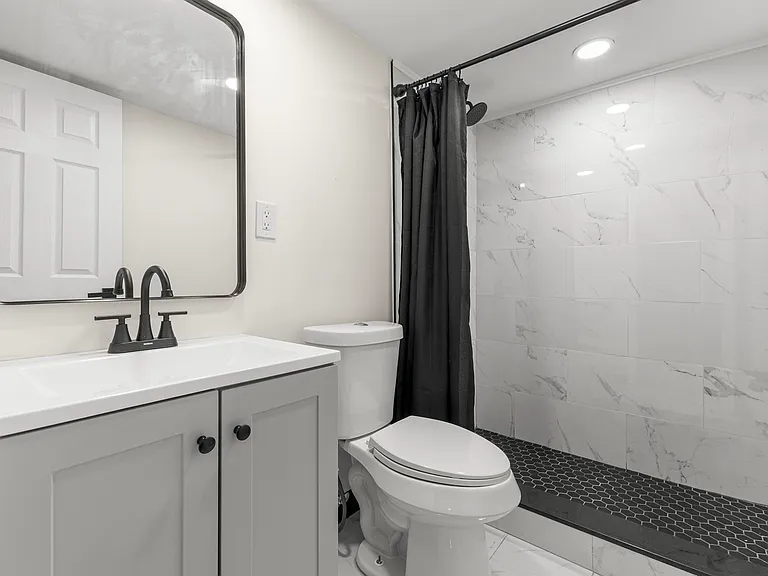 1405 Venice St — Photo 31