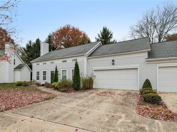 10202 Brighton Cir, Twinsburg, OH 44087