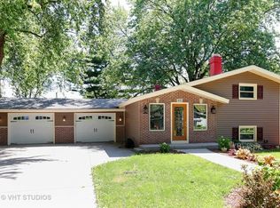 95 Wilson Pl, Oswego, IL 60543