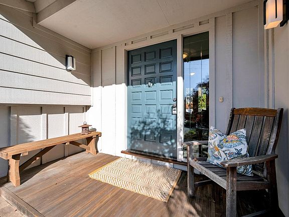 5th image of 515 Carbonera Dr
