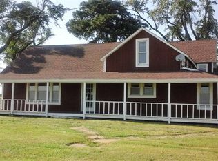 1425 S 2300 Rd, Herington, KS 67449