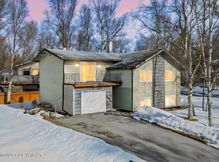 10121 Goodnews Ln, Anchorage, AK 99515