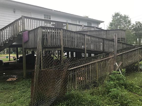 4th image of 3338 Bay Shore Dr