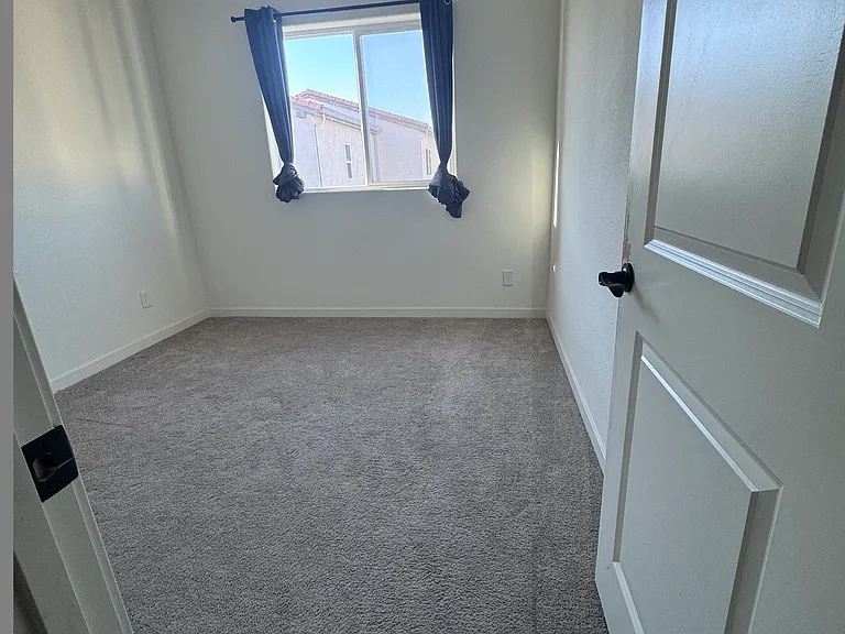 1642 Chanticleer Ln — Photo 17