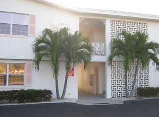 125 104th Ave APT 9, Treasure Island, FL 33706