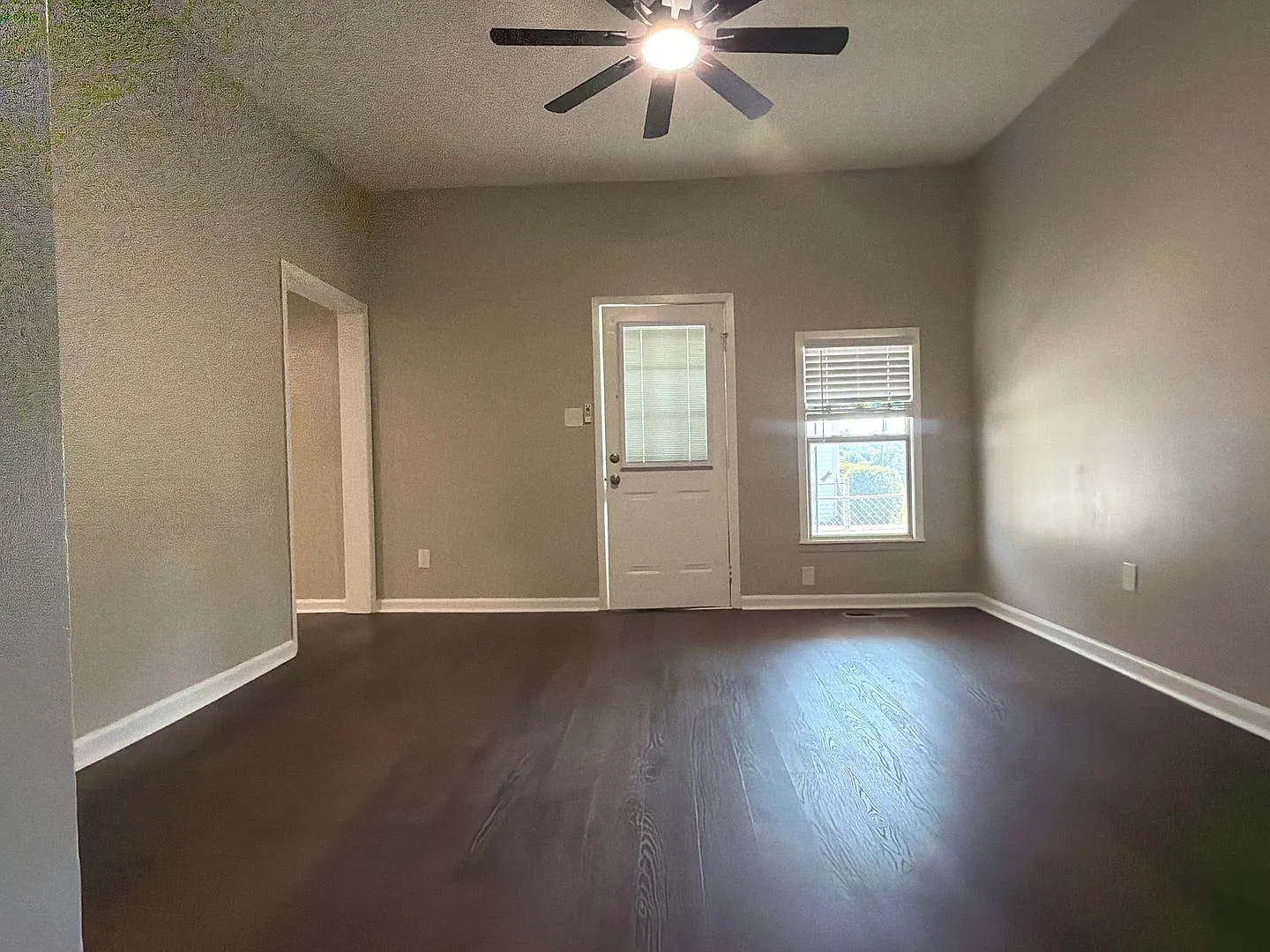 Beautifully Renovated 3-Bedroom, 2-Bath Home in Fountain City! — Photo 4