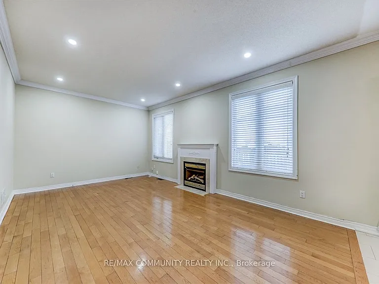 86 Grosbeak Cres — Photo 12